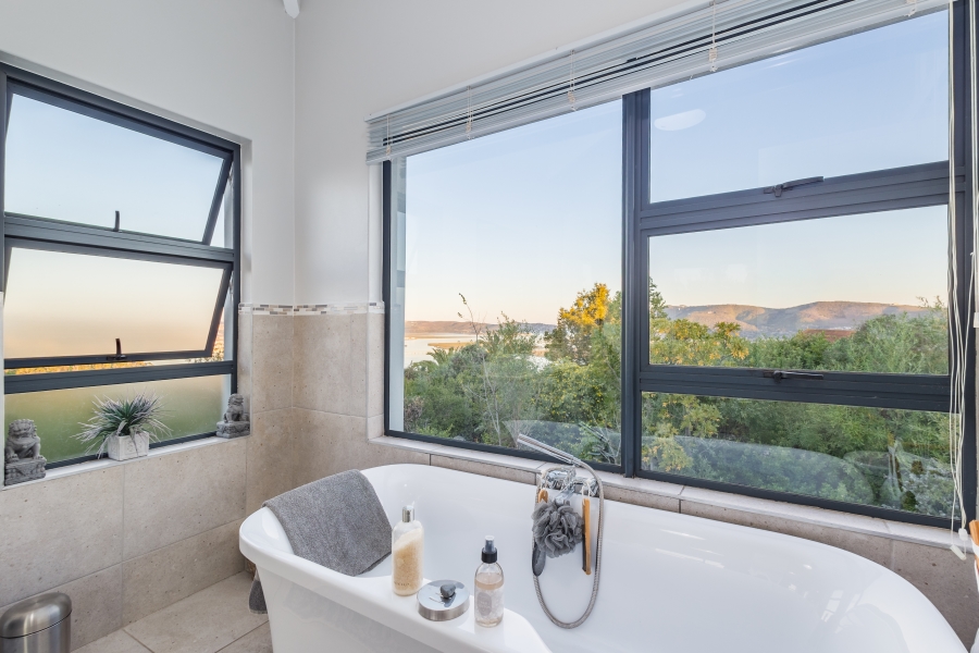 4 Bedroom Property for Sale in Welbedacht Western Cape